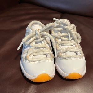 Nike Air Jordan 11 Retro Low Bright Citrus Toddler Size 10C Shoes DJ4327-139